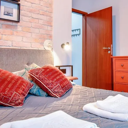 Apartament Z Sypialnia, Parkingiem I Tarasem 46M * 斯维诺乌伊希切