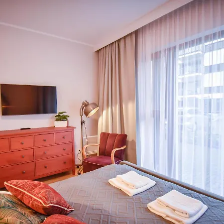 Apartament Z Sypialnia, Parkingiem I Tarasem 46M 斯维诺乌伊希切