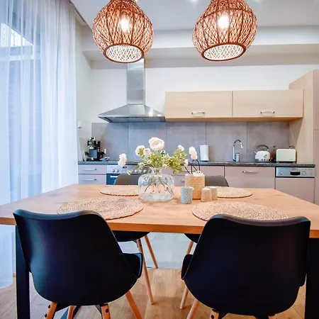 Apartament Z Sypialnia, Parkingiem I Tarasem 46M 斯维诺乌伊希切