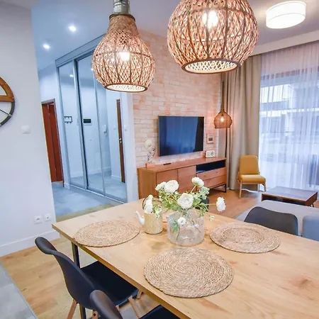 Apartament Z Sypialnia, Parkingiem I Tarasem 46M * 斯维诺乌伊希切
